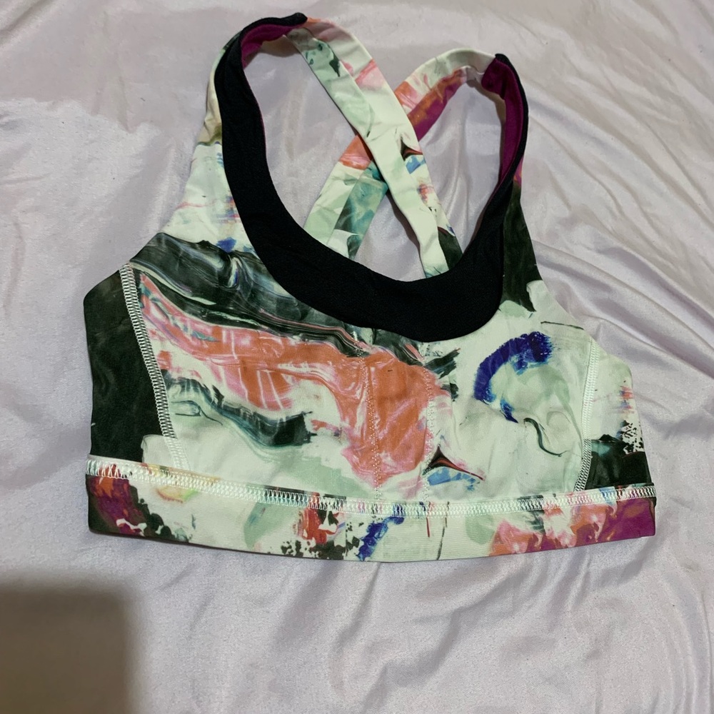 lululemon Run: Stuff Your Bra lll size 4